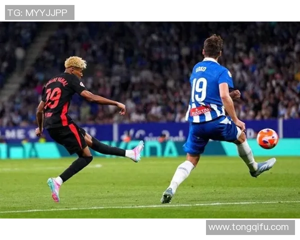 偶像与足球明星的魅力交汇探讨日语文化中的体育偶像现象