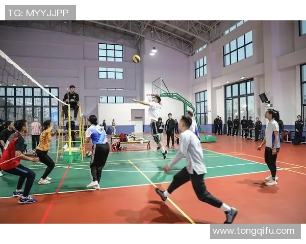 周丽独家分享排球技巧与心得助你提升技术水平与比赛表现 周丽独家分享排球技巧与心得助你提升技术水平与比赛表现