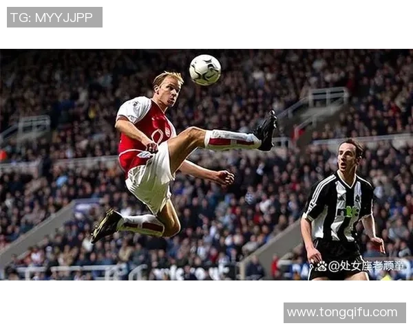 足球史上金色轰炸机的传奇与荣耀：他如何改变了比赛的格局与历史